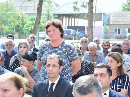 Ağstafa RİH başçısı vətəndaşların növbəti səyyar qəbulunu Qarayazı qəsəbəsində keçirib