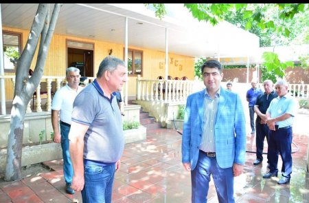 Ağstafa RİH başçısı Seymur Orucov aidiyyəti üzrə məsul şəxslərlə birlikdə növbəti dəfə rayon mərkəzini gəzib