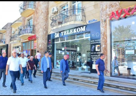 Ağstafa RİH başçısı Seymur Orucov aidiyyəti üzrə məsul şəxslərlə birlikdə növbəti dəfə rayon mərkəzini gəzib