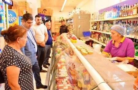 Ağstafa RİH başçısı Seymur Orucov aidiyyəti üzrə məsul şəxslərlə birlikdə növbəti dəfə rayon mərkəzini gəzib
