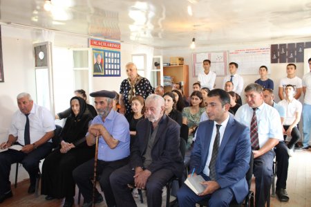 Laçın Rayon İcra Hakimiyyətinin başçısı Aqil Nəzərlinin növbəti görüşü-səyyar qəbulu Bərdə rayonunda keçirildi.