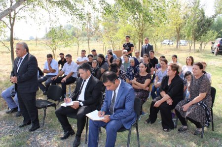 Laçın Rayon İcra Hakimiyyətinin başçısı Aqil Nəzərlinin növbəti görüşü-səyyar qəbulu Ağcabədi rayonunun Taxta Körpü ərazisindəki Mişni obasında keçirildi