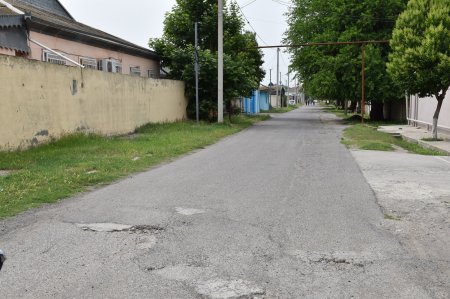 Növbəti asfaltlaşma işləri İ.Həsənoğlu küçəsinin avtomobil yollarında aparılıb