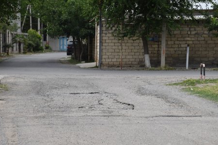 Növbəti asfaltlaşma işləri İ.Həsənoğlu küçəsinin avtomobil yollarında aparılıb