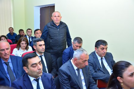 Ağstafa RİH başçısı Seymur Orucov Tatlı kəndində vətəndaşların növbəti səyyar qəbulunu keçirib