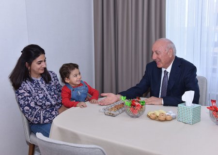 Zakir Fərəcov Vətən Müharibəsi Qəhrəmanlarının ailələrini ziyarət edib – FOTOLAR