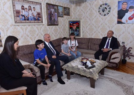 Zakir Fərəcov Vətən Müharibəsi Qəhrəmanlarının ailələrini ziyarət edib – FOTOLAR