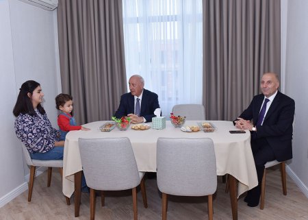 Zakir Fərəcov Vətən Müharibəsi Qəhrəmanlarının ailələrini ziyarət edib – FOTOLAR