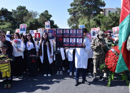 Sumqayıtda şəhidlərin xatirəsi anılıb- FOTO
