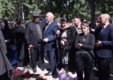 Sumqayıtda şəhidlərin xatirəsi anılıb- FOTO