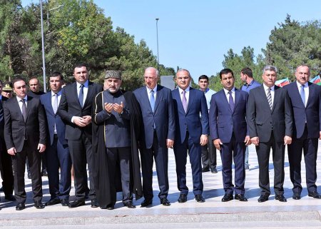 Sumqayıtda şəhidlərin xatirəsi anılıb- FOTO