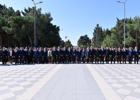 Sumqayıtda şəhidlərin xatirəsi anılıb- FOTO