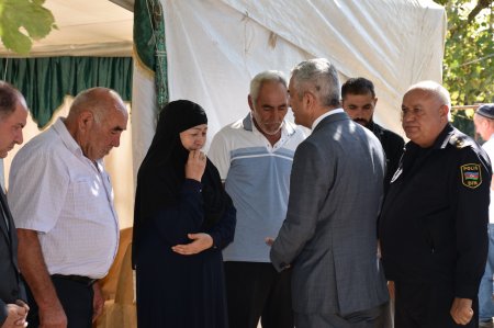İcra başçısı sentyabrın 19-da terror aktı nəticəsində həlak olan polis serjantının yas mərasimində iştirak edib