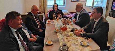 YAP Laçın rayon təşkilatının sədri və fəalları əmək qəhrəmanı ilə görüşüb