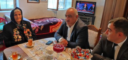 YAP Laçın rayon təşkilatının sədri və fəalları əmək qəhrəmanı ilə görüşüb