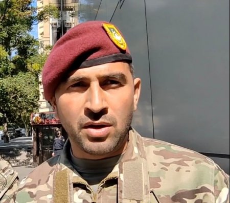 Bir neçə nəfər Əmək və Əhalinin Sosial Müdafiəsi Nazirliyinə gələrək onları narahat edən məsələləri diqqətə çatdırıblar. Bir neçə nəfər Əmək və Əhalinin Sosial Müdafiəsi Nazirliyinə gələrək onları narahat edən məsələləri diqqətə çatdırıblar.