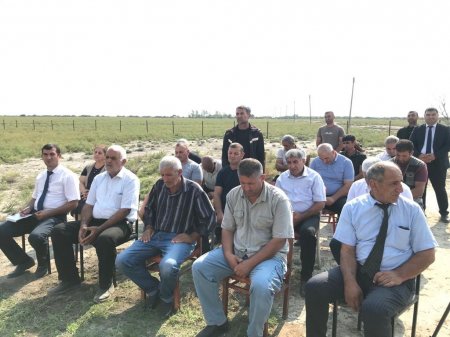 Laçın Rayon İcra Hakimiyyətinin başçısı Aqil Nəzərlinin növbəti görüşü-səyyar qəbulu Ağcabədi rayonunun Taxta Körpü ərazisindəki Qarıqışlaq obasında keçirildi