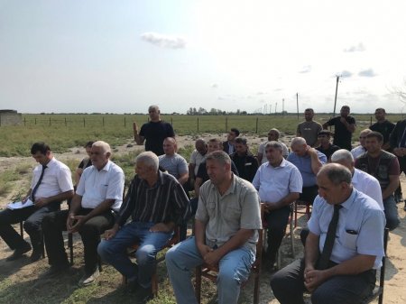 Laçın Rayon İcra Hakimiyyətinin başçısı Aqil Nəzərlinin növbəti görüşü-səyyar qəbulu Ağcabədi rayonunun Taxta Körpü ərazisindəki Qarıqışlaq obasında keçirildi