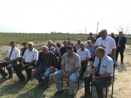 Laçın Rayon İcra Hakimiyyətinin başçısı Aqil Nəzərlinin növbəti görüşü-səyyar qəbulu Ağcabədi rayonunun Taxta Körpü ərazisindəki Qarıqışlaq obasında keçirildi