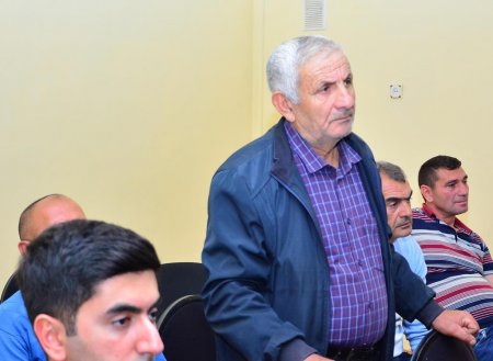 Ağstafa RİH başçısı Seymur Orucov vətəndaşların növbəti səyyar qəbulunu Aşağı Kəsəmən kənd yaşayış məntəqəsində keçirib