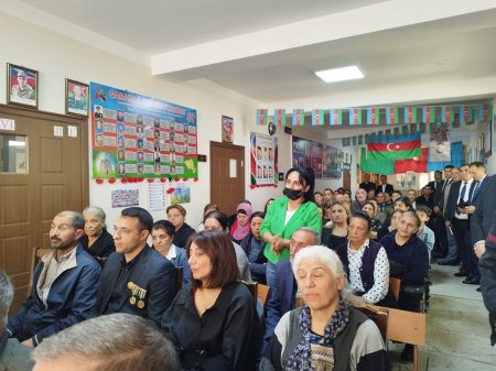 Laçın Rayon İcra Hakimiyyətinin başçısı Aqil Nəzərlinin növbəti görüşü-səyyar qəbulu Abşeron rayonu ərazisindəki məcburi köçkünlər qəsəbəsində keçirildi.