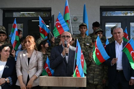 Laçında bayraq yürüşü - FOTOLAR