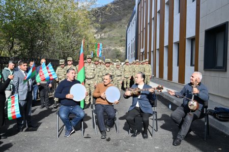 Laçında bayraq yürüşü - FOTOLAR