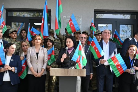 Laçında bayraq yürüşü - FOTOLAR