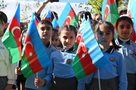 Laçında bayraq yürüşü - FOTOLAR