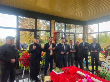 Millət vəkili Aqil Məmmədovun köməkçisi Zahir Əliyev,  Kəlbəcər rayon İcra Hakimiyyətinin məsul əməkdaşları  şəhidlik zirvəsinə yüksəlmiş Orucov Nemət Əkbər oğlunun doğum günü münasibətilə ilə məzarını və ailə üzvlərini ziyarət ediblər.