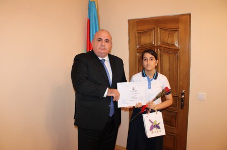 “Heydər Əliyev İli” çərçivəsində keçirilmiş yaradıcılıq festivallarının, müxtəlif nominasiyalar müsabiqələrinin qaliblərinin mükafatlandırılması ilə bağlı Laçın Rayon İcra Hakimiyyətində tədbir keçirilmişdir.