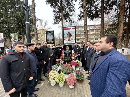  Kəlbəcərdən olan Şəhid Tağızadə Cahangir Qurban oğlunun xatirəsini əbədiləşdirmək məqsədilə inşa edilmiş bulaq kompleksinin və şəhidin foto-güşəsi əks edilmiş abidə kompleksinin açılışı olub