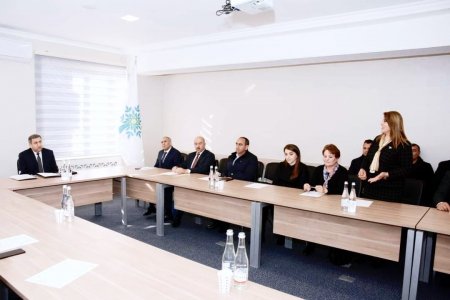 Yeni Azərbaycan Partiyasının Mərkəzi Seçki Qərargahının 17.12.2023-cü il tarixli qərarı ilə tərkibi təsdiq edilmiş  Kəlbəcər rayonu üzrə Yeni Azərbaycan Partiyasının seçki qərargahının iclası keçirildi. 