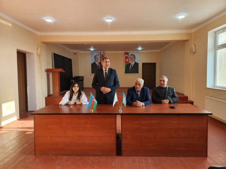 “Heydər Əliyev İli” ilə əlaqədar YAP Kəlbəcər rayon təşkilatı tərəfindən 28 Dekabr 2023-cü il tarixdə "Ulu Öndər Heydər Əliyevin əbədi xatirəsi işığında Qurtuluşdan Əbədi Zəfərimizə gedən yol"  adlı tədbir keçirilib.