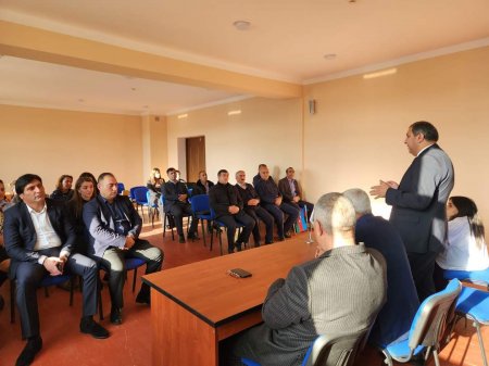 “Heydər Əliyev İli” ilə əlaqədar YAP Kəlbəcər rayon təşkilatı tərəfindən 28 Dekabr 2023-cü il tarixdə "Ulu Öndər Heydər Əliyevin əbədi xatirəsi işığında Qurtuluşdan Əbədi Zəfərimizə gedən yol"  adlı tədbir keçirilib.