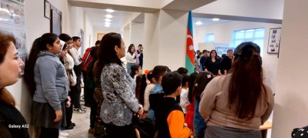 "31 dekabr -Dünya Azərbaycanlılarının həmrəylik günü" və "Yeni il"münasibətilə məktəbdə mədəni-kütləvi tədbir keçirilmişdir.