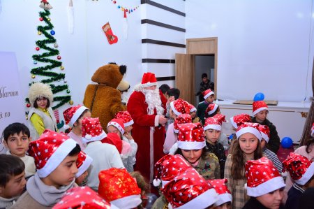 Ağstafada şəhidlərimizin və qazilərimizin övladlarının iştirakı ilə “Qar sevinci” adlı musiqili-əyləncəli Yeni il şənliyi təşkil olunub