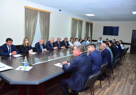 Ağstafada “Heydər Əliyev – Tarixi şəxsiyyət və tarix yaradan şəxsiyyət” mövzusunda dəyirmi masa keçirilib