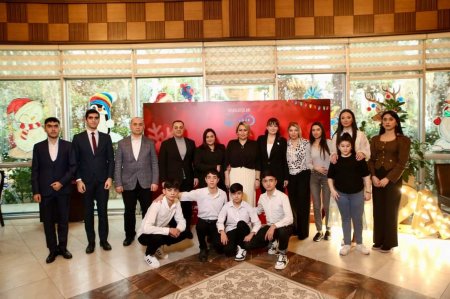 Əlilliyi olan şəxslərlə birlikdə Yeni İlə həsr olunmuş  inklüziv konsert proqramı keçirilib.