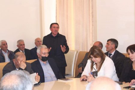 06.01.2024-cü il tarixində Göygöl rayon Heydər Əliyev Mərkəzində Şəhid atası, tanınmış şair, puplisist, Azərbaycan Yazıçılar Birliyinin üzvü, Əməkdar müəllim Mirsəyyaf Zamanlının “Dərdin adamı” adlı növbəti şeirlər kitabının təqdimatı keçirilib.