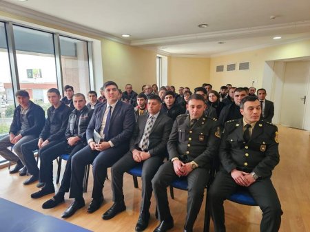 Hərbi xidmətə yola salınan Kəlbəcər rayon gəncləri ilə görüş keçirilib. 