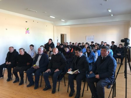 Laçın Rayon İcra Hakimiyyətinin başçısı Aqil Nəzərlinin növbəti görüşü-səyyar qəbulu Bərdə rayonunun 588 ailəlik məcburi köçkünlər qəsəbəsində keçirildi