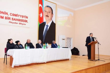 Prezident İlham Əliyevə İctimai Dəstək :Yeni Azərbaycan Partiyası tərəfindən namizədliyi irəli sürülmüş İlham Heydər oğlu Əliyevin seçkiqabağı təşviqat kampaniyası keçirilmişdir