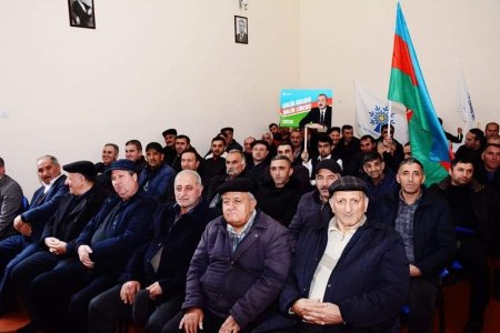 Prezident İlham Əliyevə İctimai Dəstək səhifəsi :Goranboy rayon Məcburi köçkün şəhərciyində seçicilərlə görüş keçirilib.