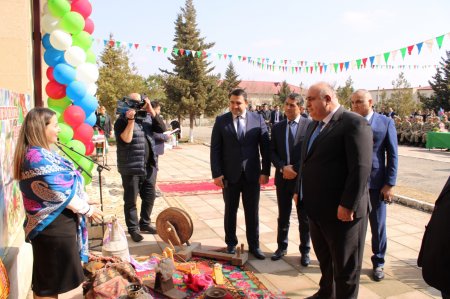 Laçınlı məcburi köçkünlərin müvəqqəti məskunlaşdığı Ağcabədi rayonunun Taxta körpü qəsəbəsində “Novruz” bayramı münasibəti ilə ümumrayon şənliyi keçirilmişdir.