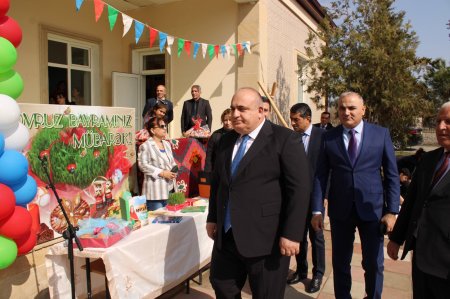 Laçınlı məcburi köçkünlərin müvəqqəti məskunlaşdığı Ağcabədi rayonunun Taxta körpü qəsəbəsində “Novruz” bayramı münasibəti ilə ümumrayon şənliyi keçirilmişdir.