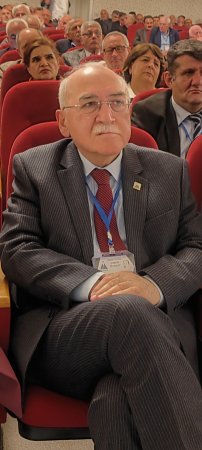 İsa Qəmbər yenidən başqan seçildi. İsa Qəmbər yenidən başqan seçildi.