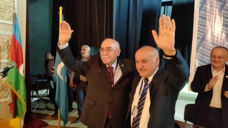 İsa Qəmbər yenidən başqan seçildi. İsa Qəmbər yenidən başqan seçildi.