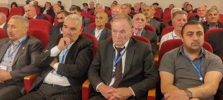İsa Qəmbər yenidən başqan seçildi. İsa Qəmbər yenidən başqan seçildi.