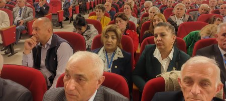 İsa Qəmbər yenidən başqan seçildi. İsa Qəmbər yenidən başqan seçildi.